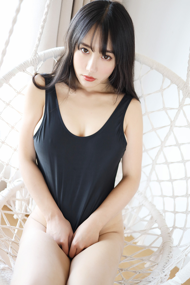 美女韩雨馨高耸雪峰真是美不胜收
