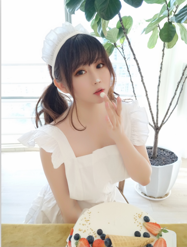 是依酱吖 NO.030 小厨娘(40P88M)