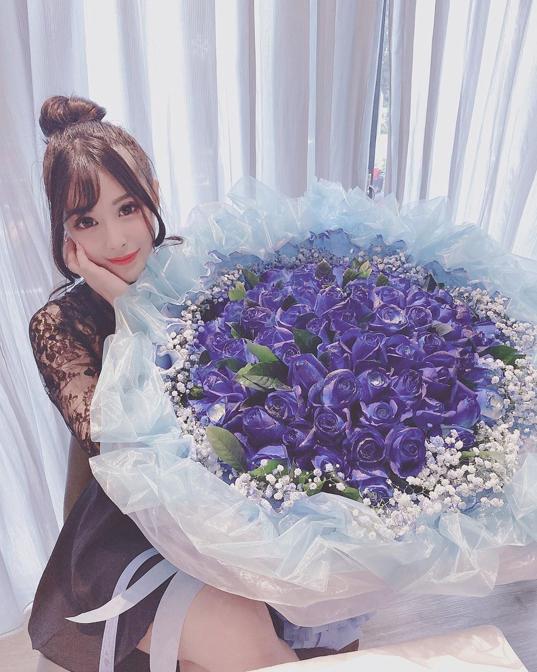邬育锜 颜值超高外拍美女 SSR身材网友大赞