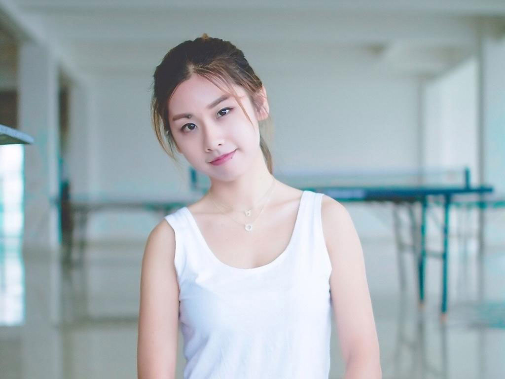 青春活力的女生