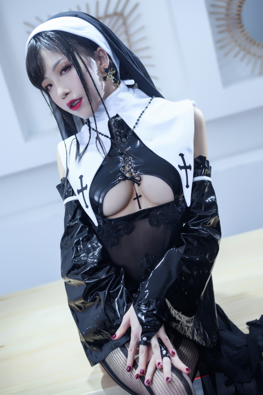 水淼aqua- 修女 [42P-159MB]