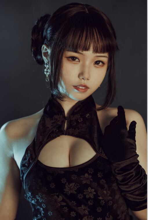 七月喵子 - NO.14 黑旗袍 [32P-312MB]