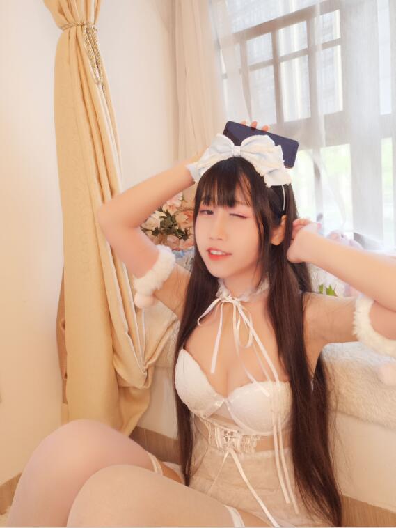 不呆猫 - NO.05 自拍 [18P-28MB]