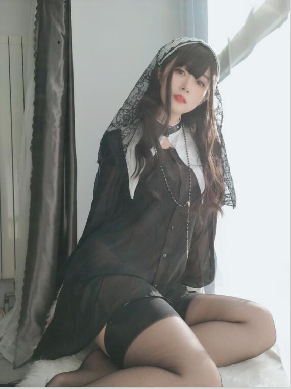 白银81 - NO.61 蕾丝修女 [86P7V-837MB]