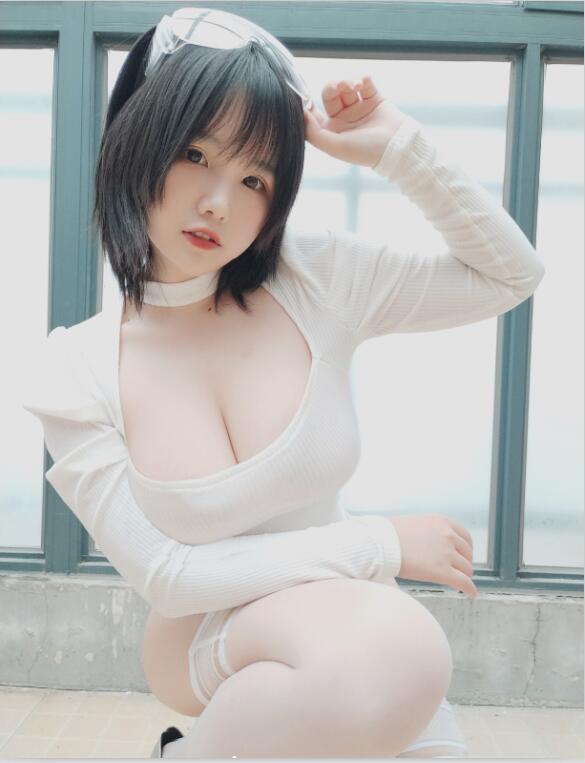 阿半今天很开心 - NO.05 白色肉感 [9P-30MB]