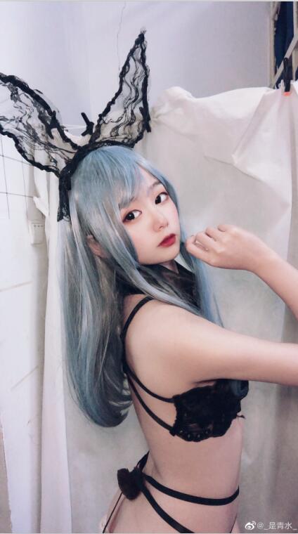 是青水 - NO.05 情趣内衣自拍 [24P-22MB]