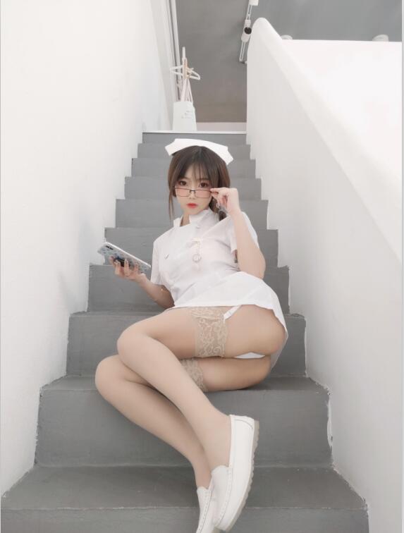 鬼畜瑶在不在w - NO.47 笨蛋护士 [45P-58MB]