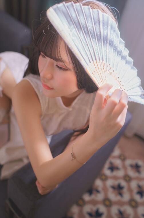 前羽 - NO.05 白丝旗袍 [17P-108MB]