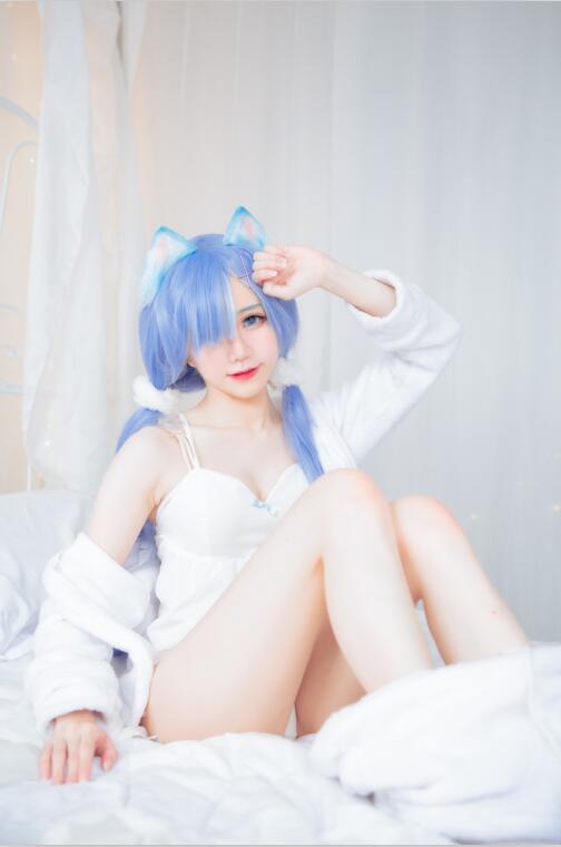 Sally Dorasnow - NO.22 Rem White Kitty [49P