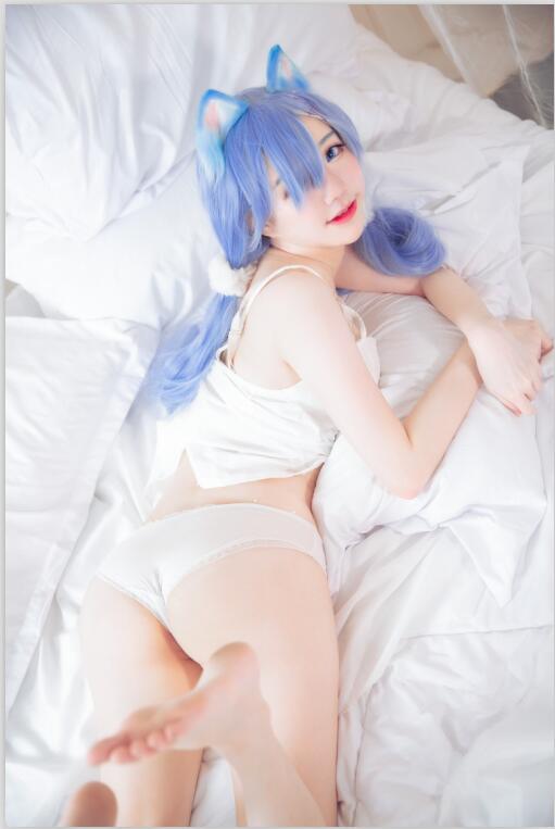 Sally Dorasnow - NO.22 Rem White Kitty [49P