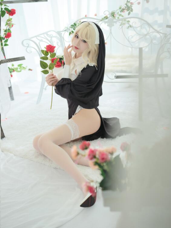一米八的大梨子 - NO.16 修女 [36P