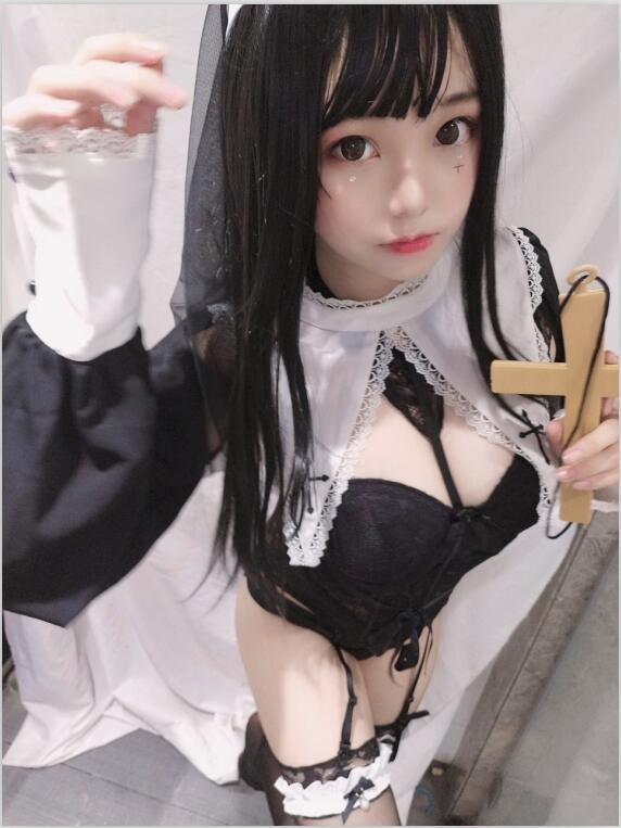 蜜汁猫裘 NO.006 修女 [25P