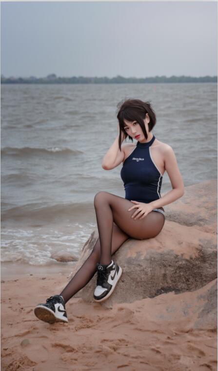 轩萧学姐 - NO.17 沙滩竞泳 [45P