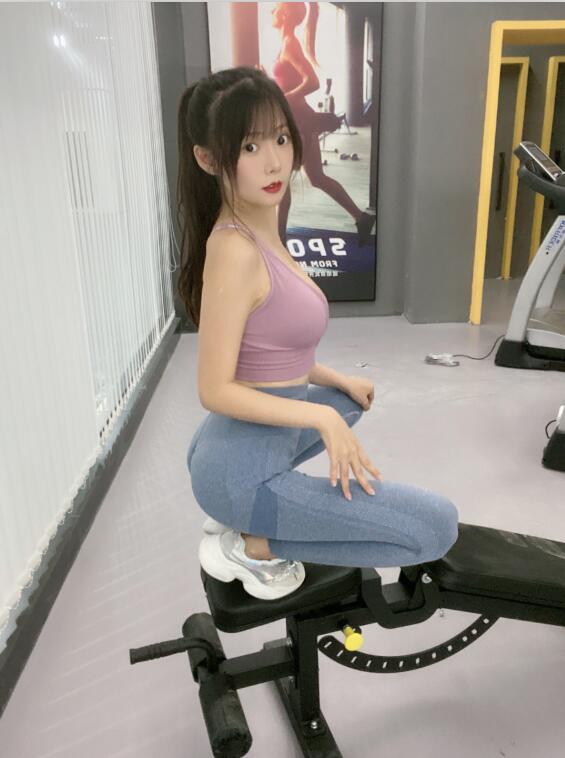 香草喵露露 – NO.36 小鹿乱撞 瑜伽服（自拍）32p