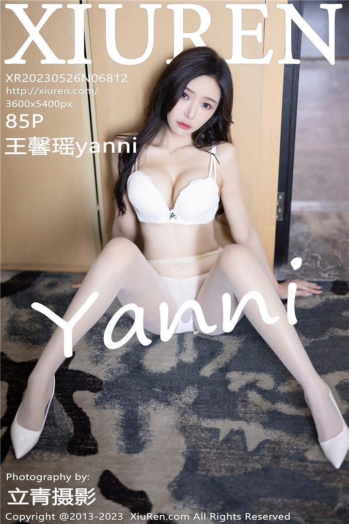 [XiuRen秀人网] 2023.05.26 No.6812 王馨瑶yanni 性感蓝色花色连衣裙[85+1P]