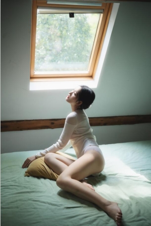 沈梦瑶 – 天窗激凸 30P