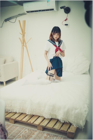 兔子Zzz不吃胡萝卜 – NO.135 JK纯欲 12p