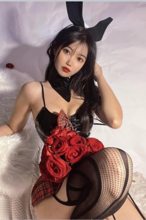 Vicky – 极品兔女郎 30P