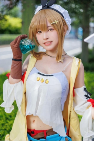 肃雨雨雨 – NO.02 碧蓝航线莱莎 13P