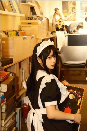 白莉爱吃巧克力 – NO.01 打工女仆 12P