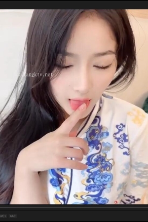 谭小灵 – 浴室湿身 定制视频空姐 [109P+8P+1V750m