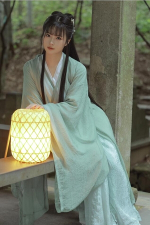 白莉爱吃巧克力 – NO.06 古风汉服 10P