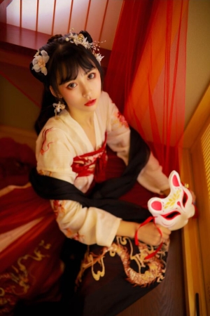 虫皿虫皿 – NO.03 龙母汉服 16P