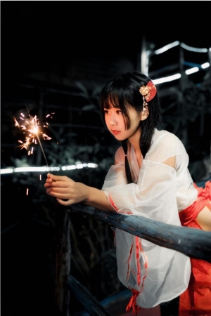 萌芽儿o0 – NO.52 透明巫女 14P