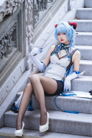 大大卷卷小卷 – NO.31 原神甘雨 旗袍 18P