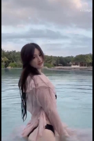 诗诗kiki – 绿色比基尼 78p4v250m