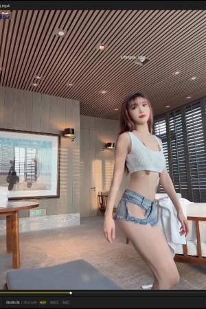 陆萱萱 – 牛仔短裤 90p3v1.53g