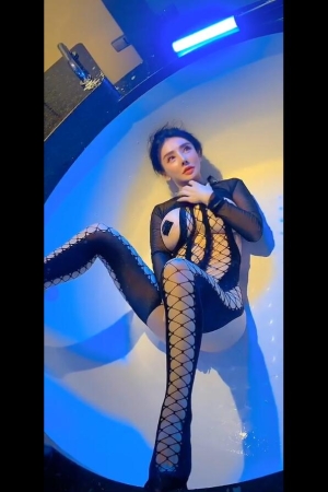 潘娇娇 – 性感女神浴池 [91P+3V844m