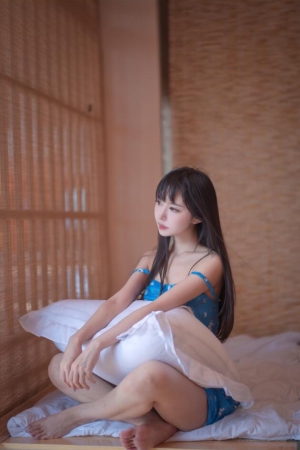 Shika小鹿鹿 – NO.110 蓝裙子 16P