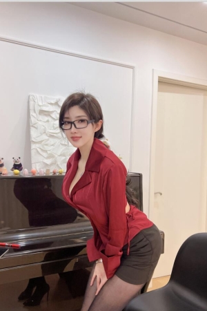 周妍希 – 黑丝钢琴老师 36P97m