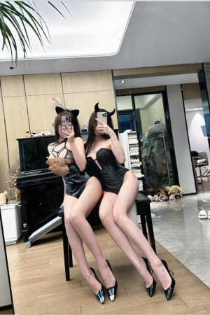 奔跑的晶螺儿 – 黑色姐妹花 [17P