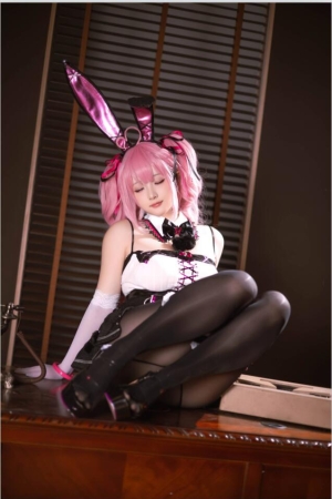 屿鱼 – NO.19 兔女郎 13P