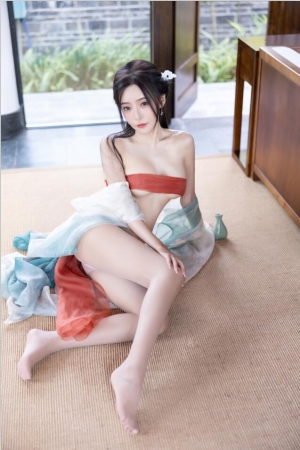 王馨瑶 – 绿色古装 112p312m