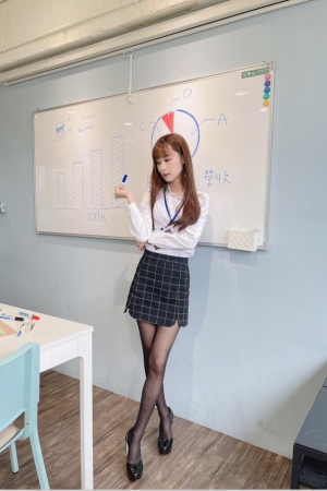 泥泥汝 – NO.07 OL女郎B 350P12V