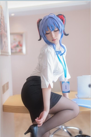 樱梨梨 – NO.14 甘雨秘书 30P