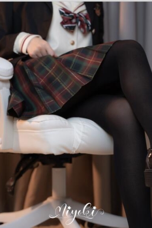 铃木美咲 – NO.10 现役JK的美脚连裤袜 32P