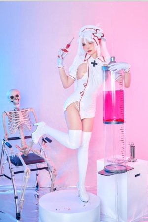 ZinieQ -No.052 Prinz Eugen Nurse (Azur Lane) 38p3v