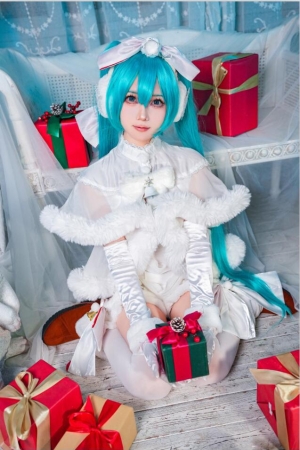 浅木珩阿珩 – NO.01 初音未来 18P