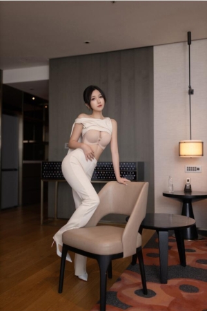 鱼子酱 – 职场女人 [120P-1.17G]