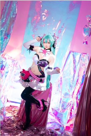 星之迟迟 VOL.258 2024-7-B Miku初音未来 喵斯快跑 [73P1V