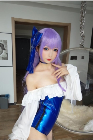 Messie Huang – NO.23 莉莉丝 11p