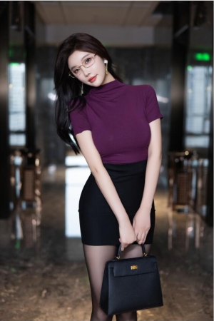 杨晨晨 – 紫色T恤 [100P／819MB]