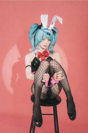 绮太郎_Kitaro – NO.99 兔子洞 [17P