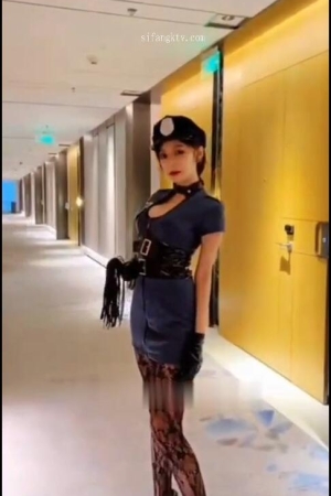 王馨瑶 – 女警两部曲 警服诱惑+女警证反被制服 2v188m
