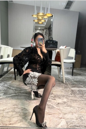 王馨瑶 – 黑丝 [25P／107MB]