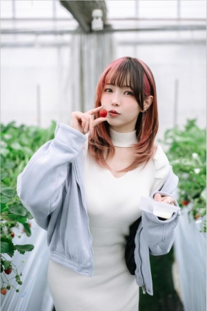 ElyEE子 – NO.192 Strawberry Picking Date [34P2V